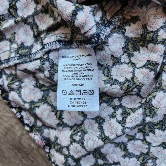 Loft Pink Floral Top Womens 4p Button Down Short Sleeve Tie Sleeve - Picture 6 of 9